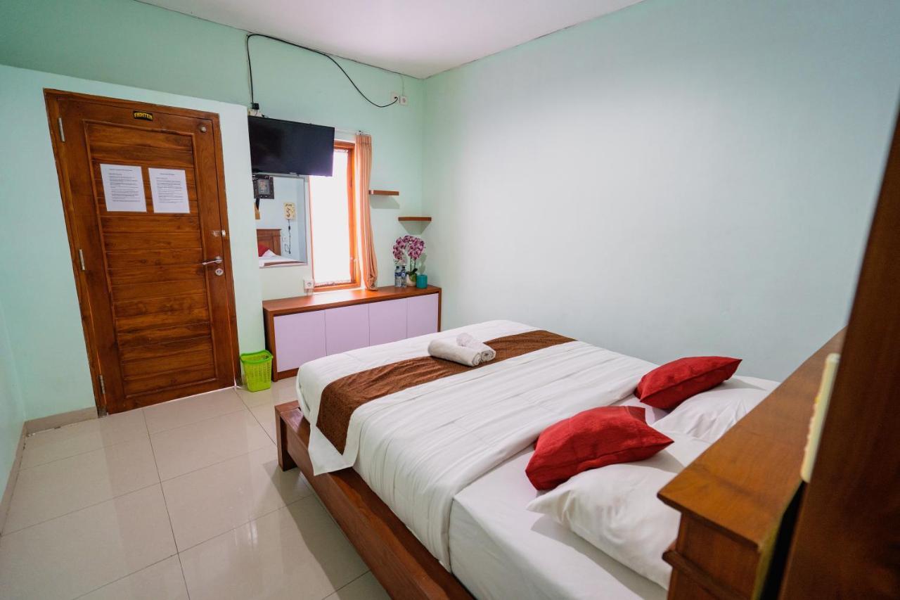 Guesthouse Cempaka Putih Seminyak  Ngoại thất bức ảnh